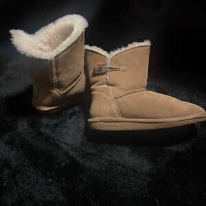 BearPaw Women's Brown Winter Boots with Plush Lining